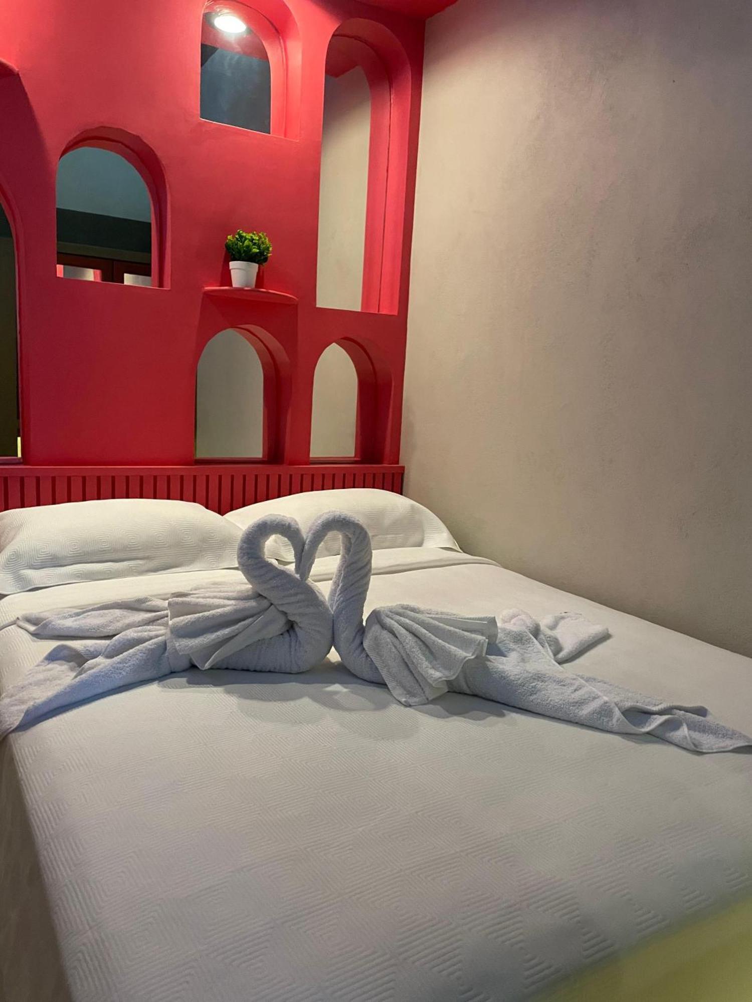 Hostal Poquito A Poquito Вальядолид Экстерьер фото