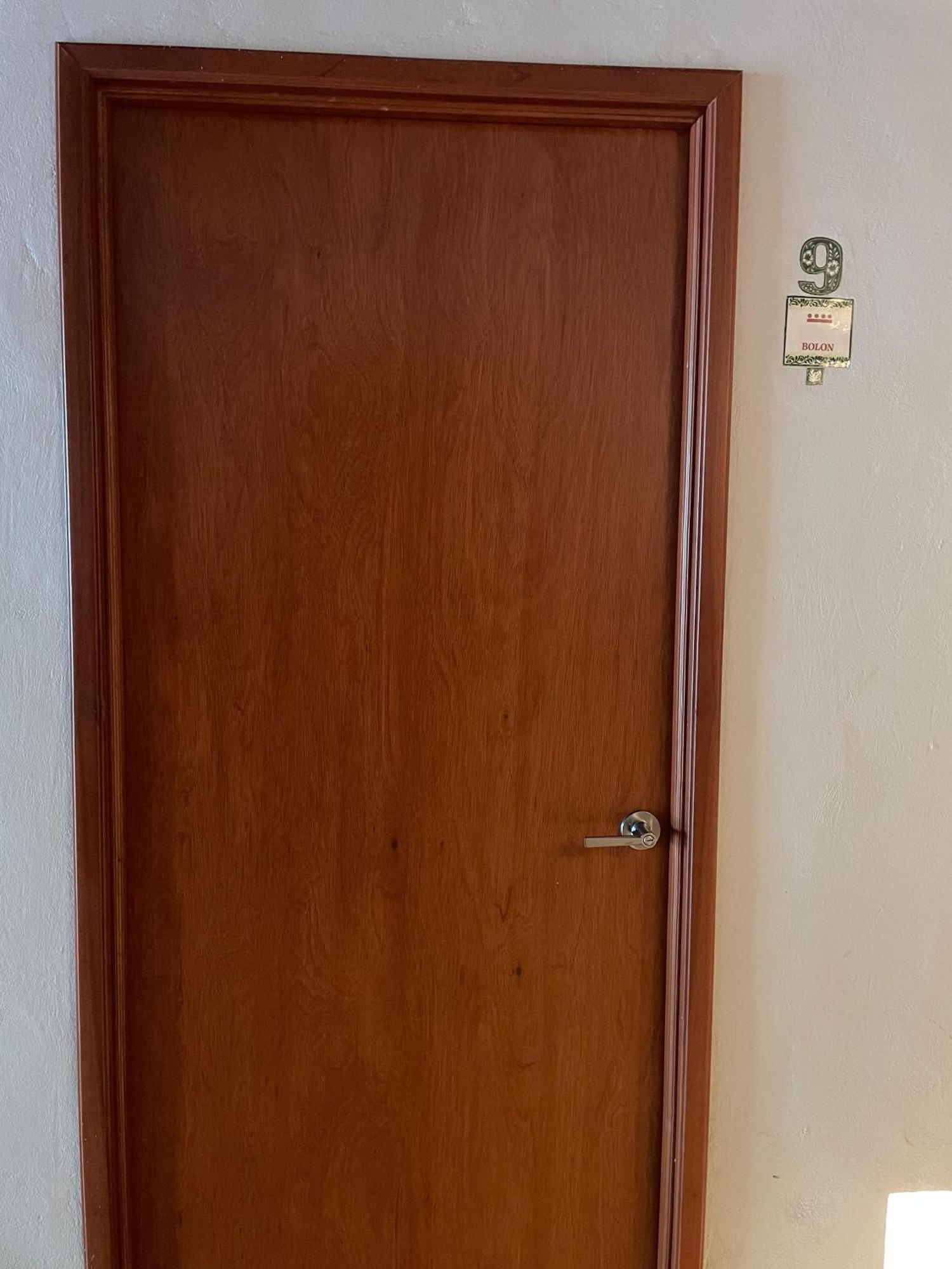 Hostal Poquito A Poquito Вальядолид Экстерьер фото