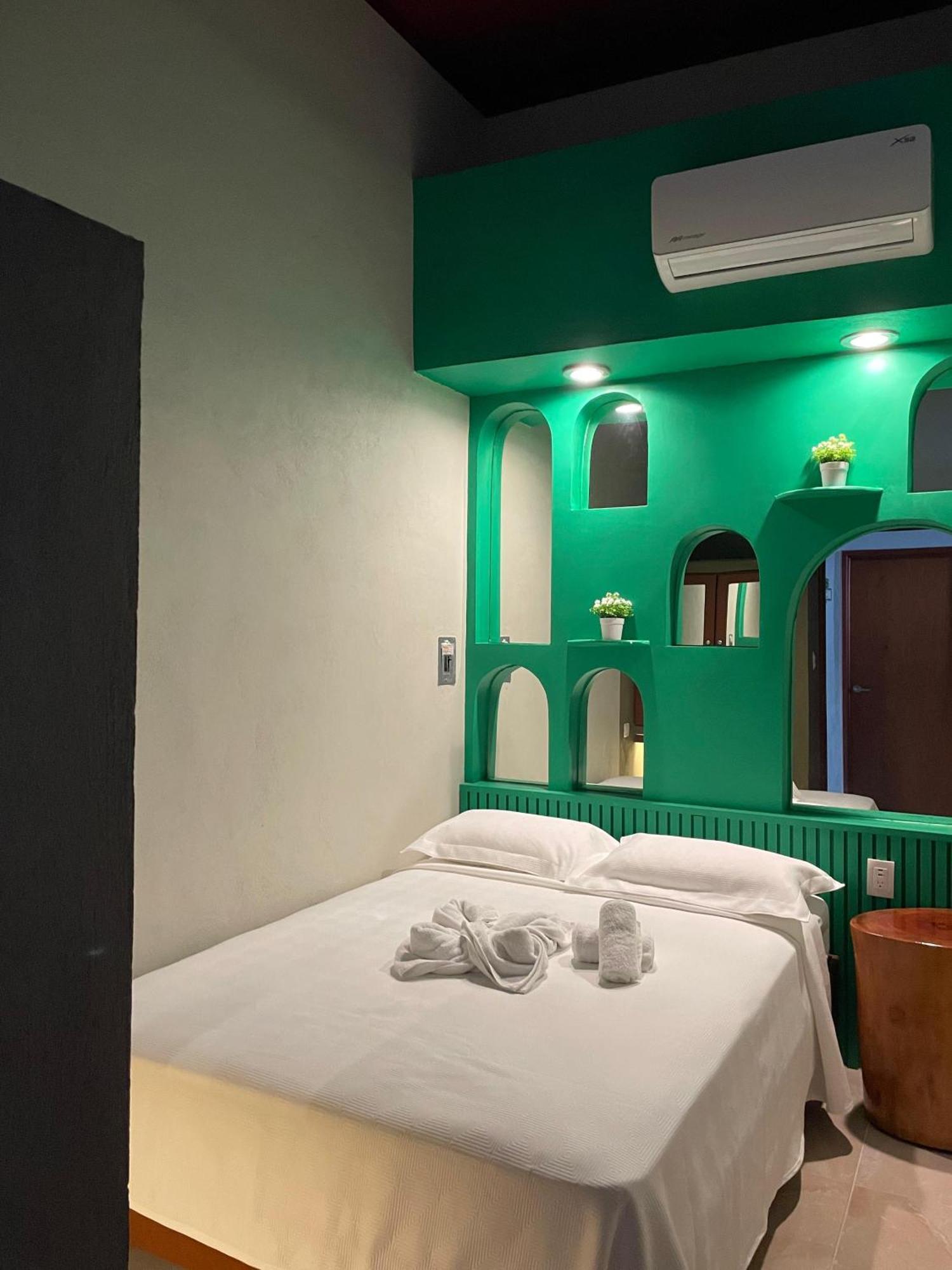 Hostal Poquito A Poquito Вальядолид Экстерьер фото