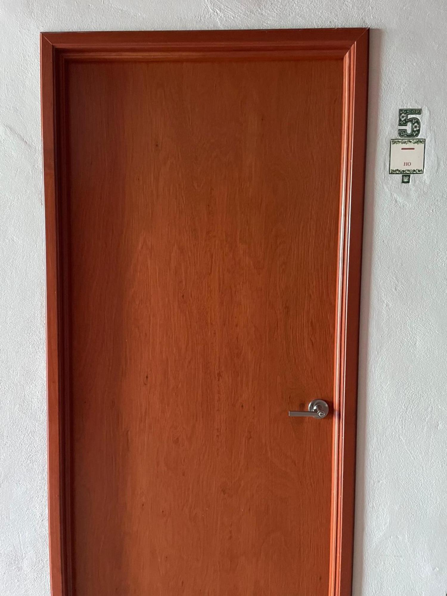Hostal Poquito A Poquito Вальядолид Экстерьер фото