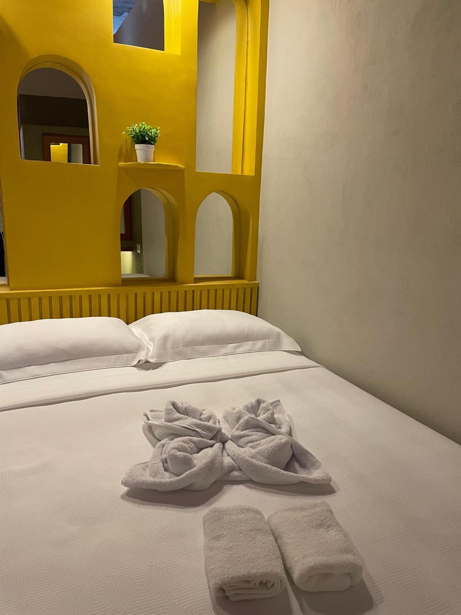 Hostal Poquito A Poquito Вальядолид Экстерьер фото